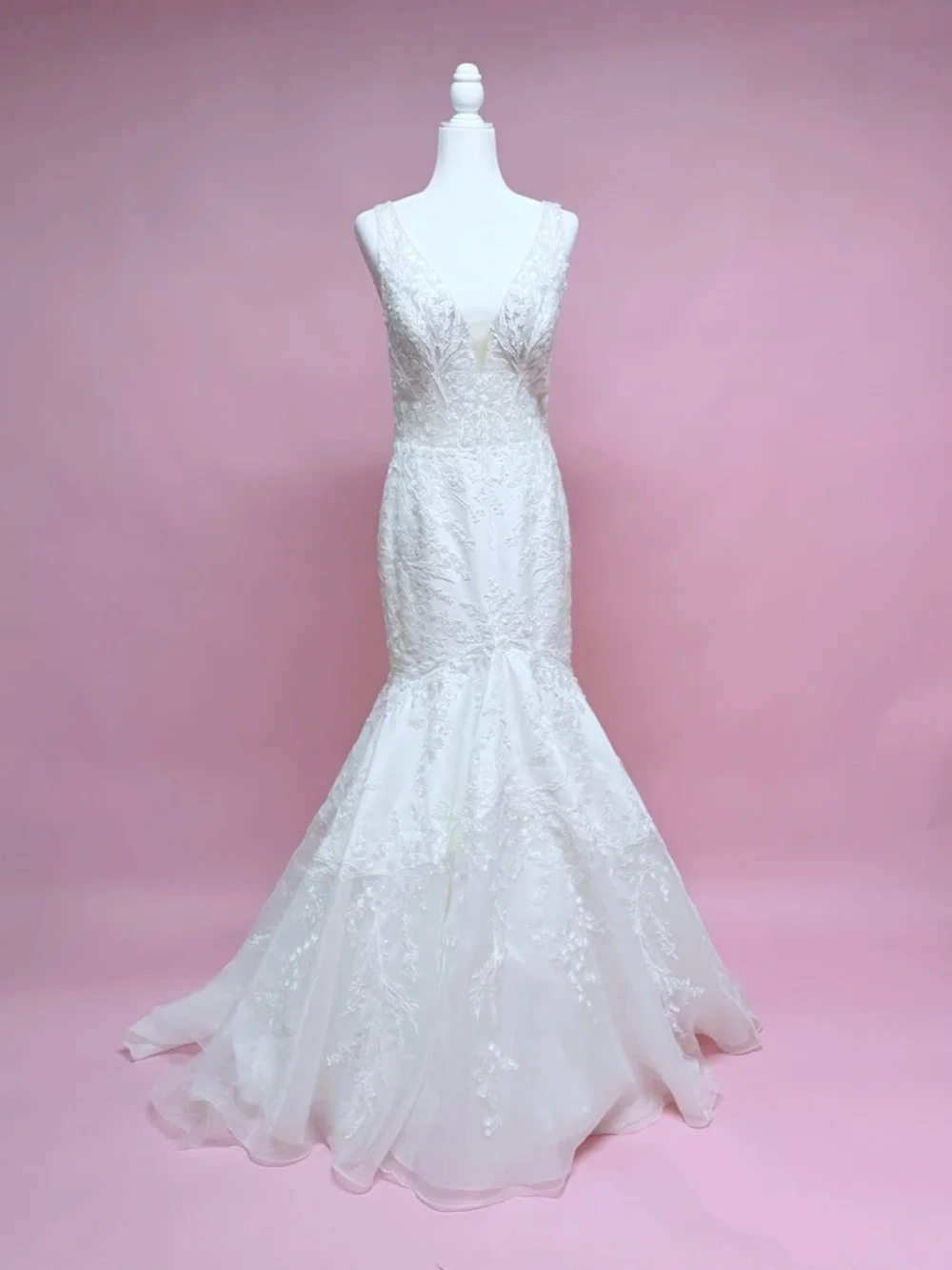 Justin Alexander Jolene Wedding Gown - Picture 3 of 16